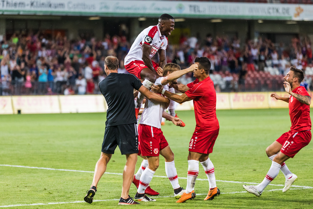 Nhận định Unterhaching vs Energie Cottbus 01h00, 21/03 (hạng 3 Đức)