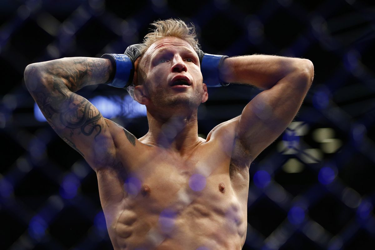 TJ Dillashaw bất ngờ bị tước đai tạm thời vì chất cấm