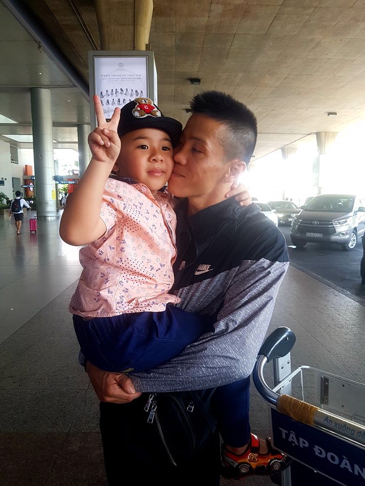 Nguyễn Kế Nhơn: Mắt tôi cay cay khi nhìn thấy con khóc! Nguyễn Kế Nhơn: Mắt tôi cay cay khi nhìn thấy con khóc!