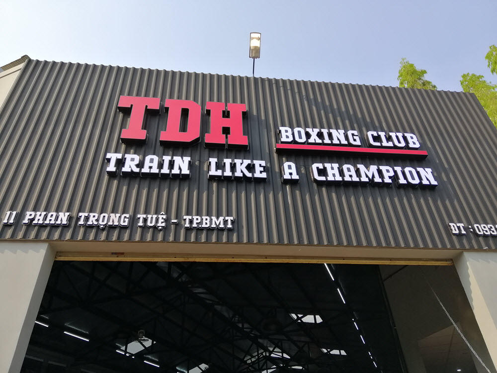 Về Buôn Ma Thuột nghe người thách đấu Flores Trương Đình Hoàng kể chuyện Boxing Về Buôn Ma Thuột nghe người thách đấu Flores Trương Đình Hoàng kể chuyện Boxing