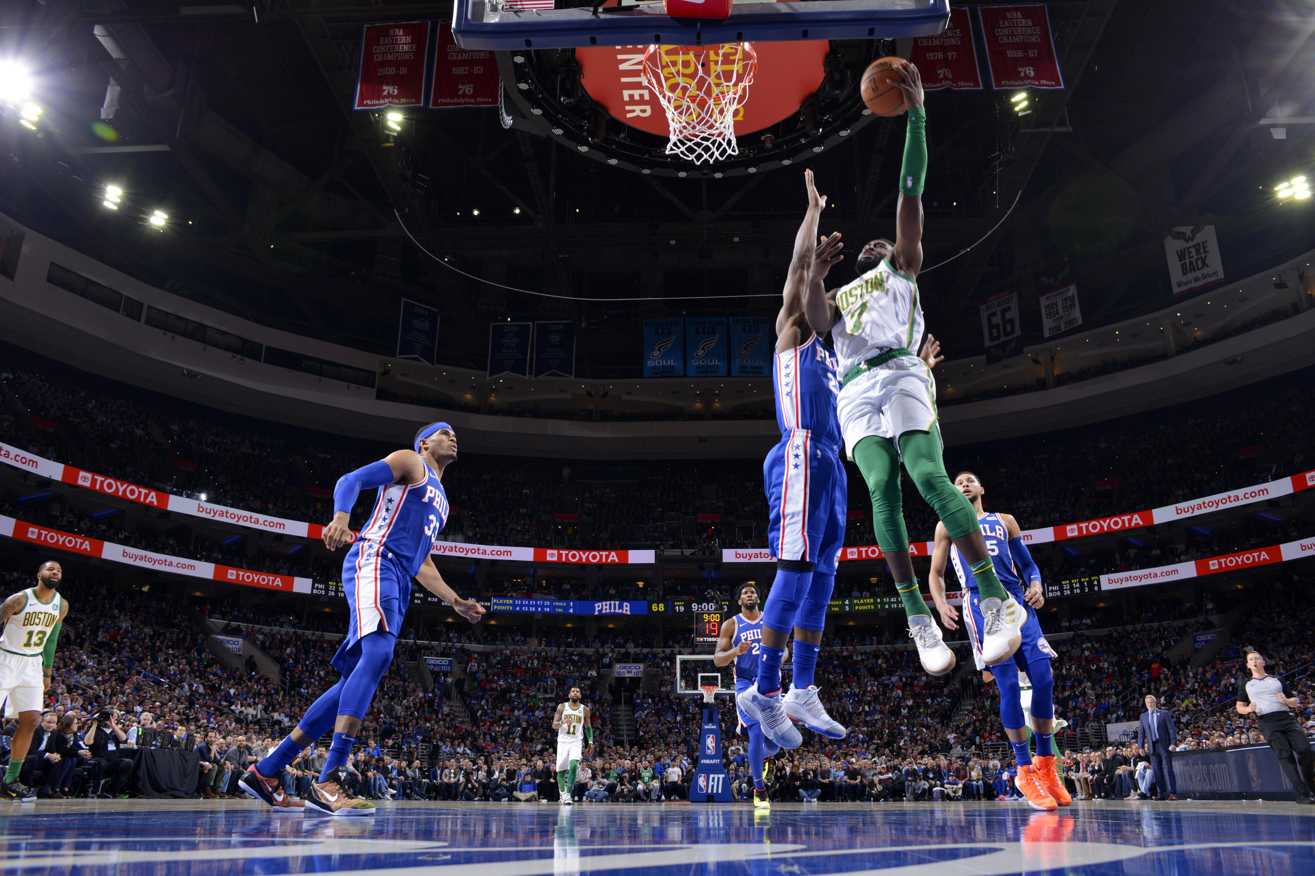 Chọc điên Joel Embiid, Boston Celtics nhận hậu quả cay đắng