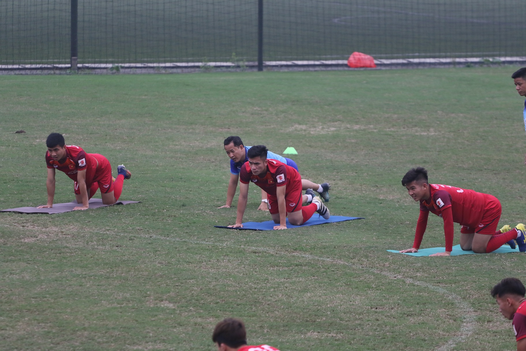Tuyến giữa “mỏng cơm” lạc giữa những “cây sào” của U23 Việt Nam