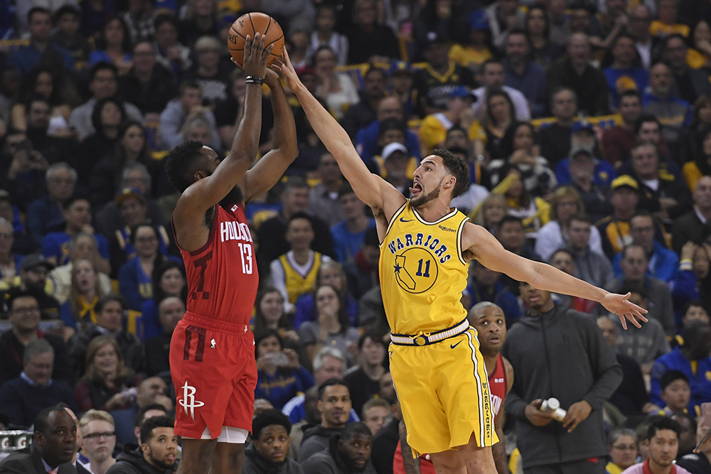 Thủ như không thủ: Kế sách khắc chế James Harden lạ mà hay