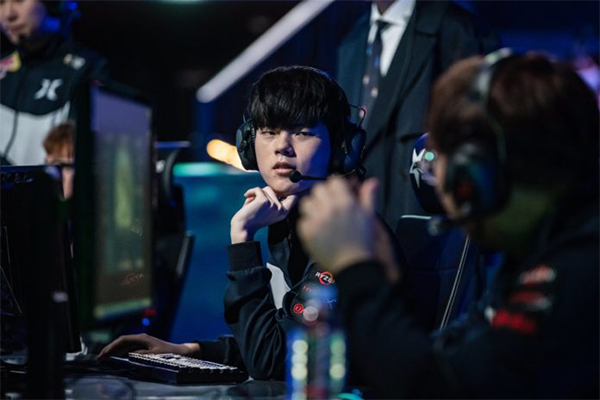 Deft trở thành người chơi thứ 9 ghi được 1000 kill trong LCK
