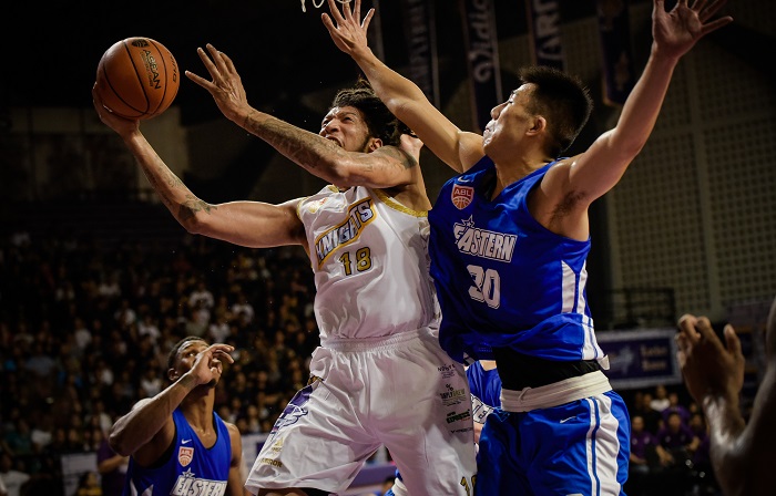 CLS Knight giành chiến thắng giúp Saigon Heat né thành công ông lớn Alab Pilipinas tại Playoffs