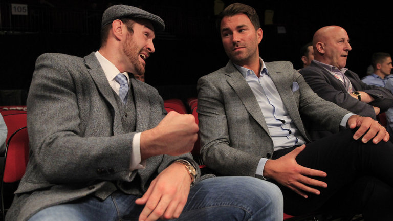 Eddie Hearn chê Tyson Fury "quá dại" khi chọn ESPN