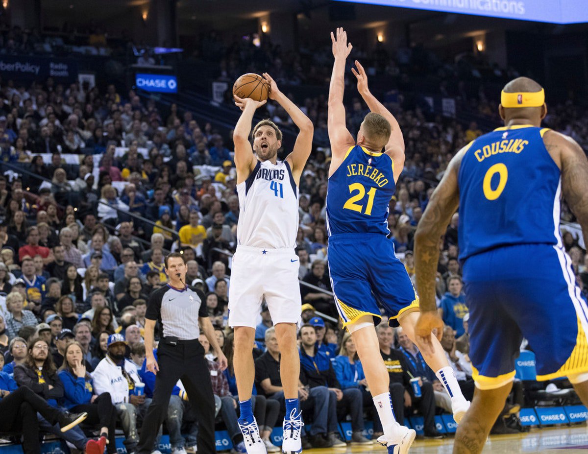 Hồi xuân cực mạnh, "ông già 40 tuổi" Dirk Nowitzki diệt gọn Golden State Warriors