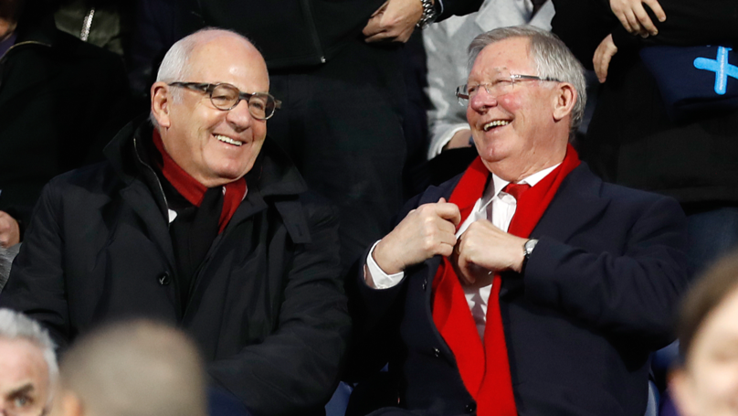 Hành động tuyệt vời của Sir Alex Ferguson dành cho những người giúp ông qua cơn nguy kịch