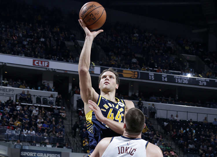 Bojan Bogdanovic lên đồng, Indiana Pacers đại thắng: Không nơi đâu bằng nhà mình