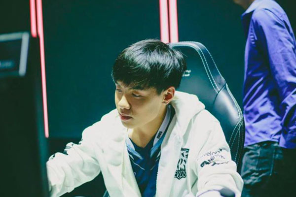 EVOS có sự thay đổi đội hình trước thềm vòng Playoffs VCS Mùa Xuân 2019