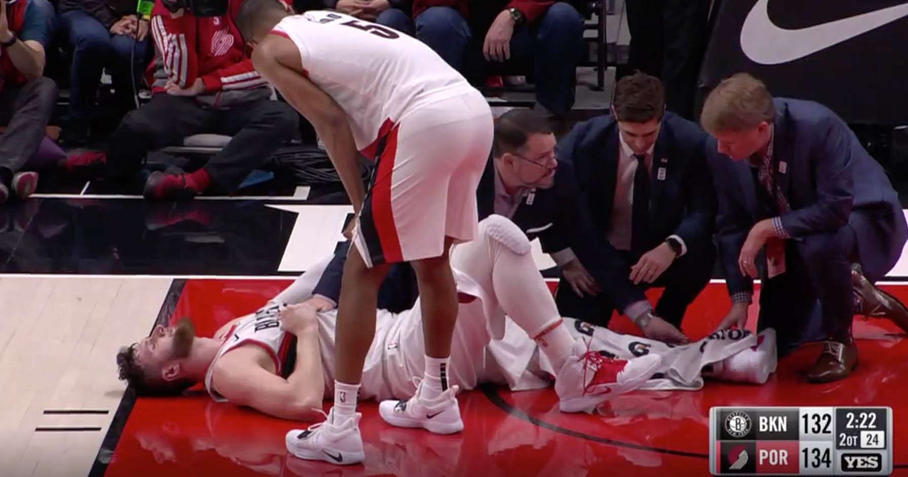 Jusuf Nurkic chấn thương kinh hoàng khiến cầu thủ Nets bỏ chạy