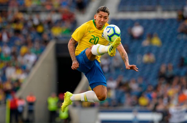 Kỹ năng kinh ngạc của ngôi sao Liverpool Firmino khiến BLV choáng váng