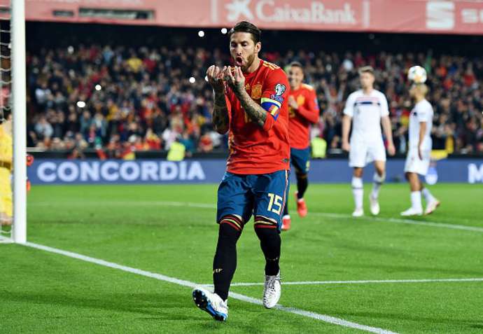 UEFA gây tranh cãi khi xếp Sergio Ramos ở vị trí cầu thủ quốc tế số 1 của mùa giải