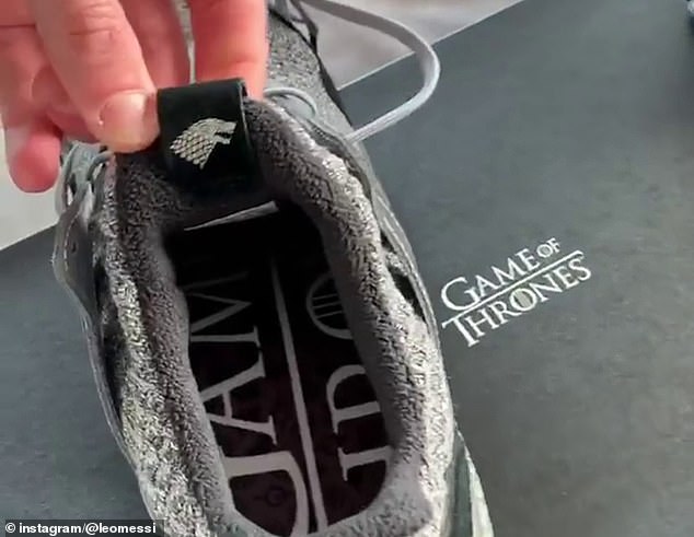 Messi nhận bộ sưu tập giày đặc biệt phiên bản Games of Thrones