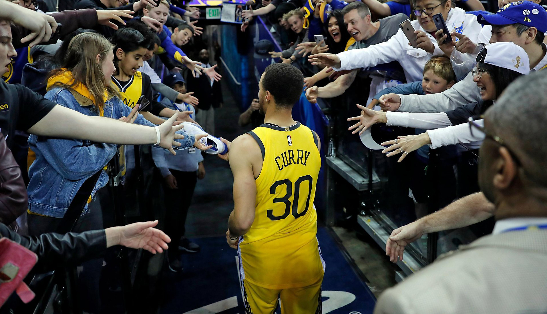 Sự chân thành của Stephen Curry chính là vũ khí lợi hại nhất của Golden State Warriors