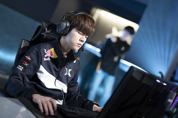 Các tuyển thủ Kingzone DragonX nói gì sau khi đè bẹp Griffin