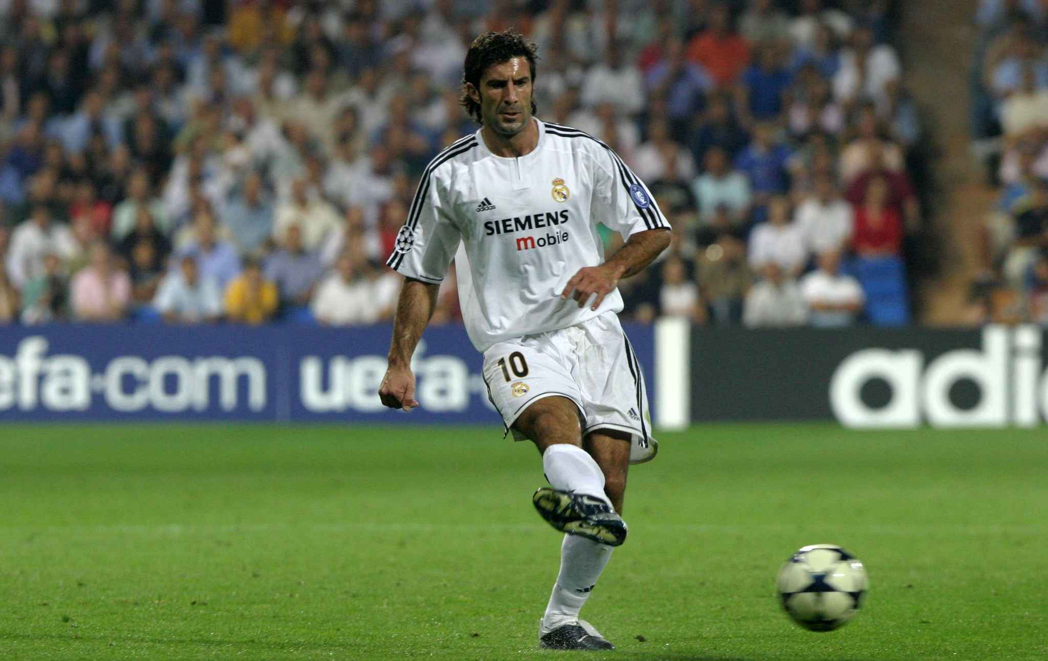 Luis Figo lý giải nguyên nhân rũ bỏ Barca để tới Real Madrid trong quá khứ