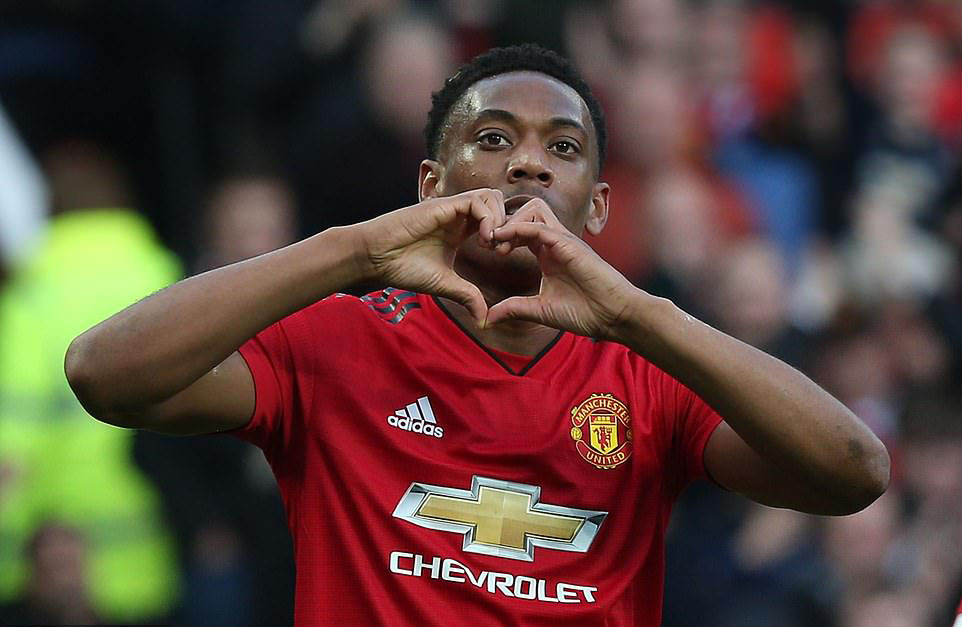 Martial - Rashford giúp MU tái lập kỳ tích và những điểm nhấn ở trận thắng Watford