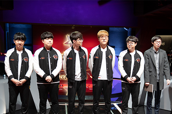 SKT thành công né trái đắng từ Afreeca Freecs tử thủ thành công vị trí thứ 2 trên bảng xếp hạng SKT thành công né trái đắng từ Afreeca Freecs tử thủ thành công vị trí thứ 2 trên bảng xếp hạng