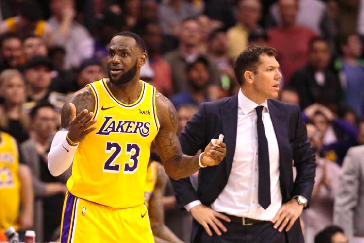 Lakers ra quyết định để LeBron James nghỉ hết mùa