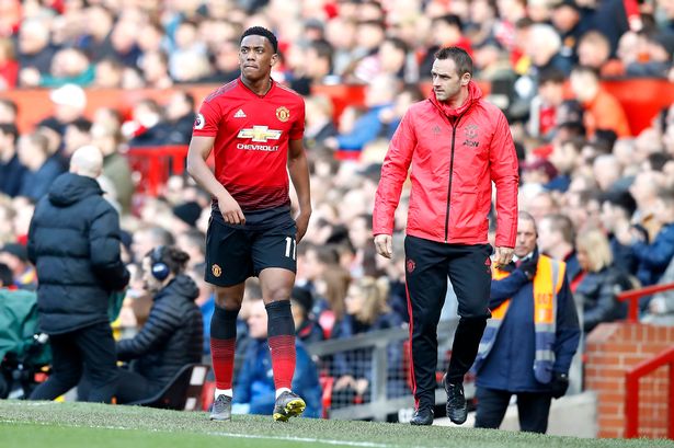 Tin bóng đá 31/3: Ronaldo tập luyện hồi phục theo kiểu... Songoku Tin bóng đá 31/3: Ronaldo tập luyện hồi phục theo kiểu... Songoku