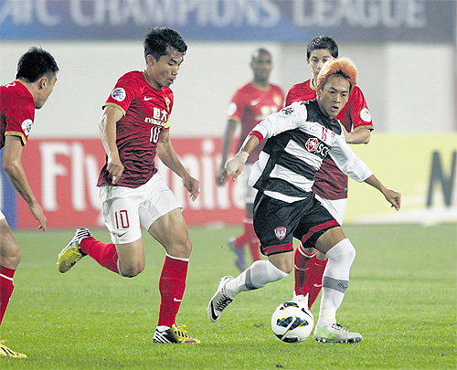 Kết quả Ratchaburi vs Muang Thong (2-0): Văn Lâm không thể cứu đồng đội thoát thua
