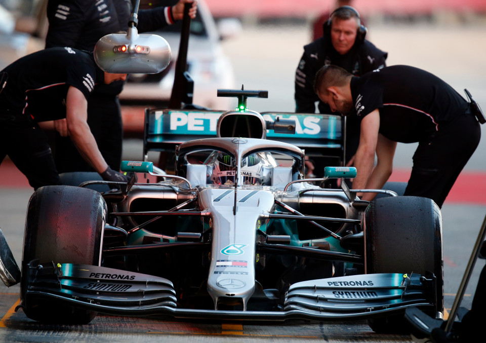 Thể thao 24h: Quái kiệt F1 Lewis Hamilton rủ Neymar chơi nhảy dù
