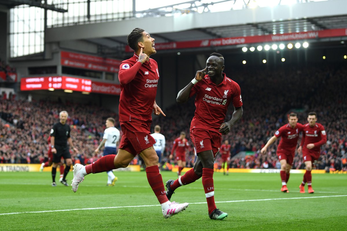 Salah lập công, kỷ lục của Robertson và những điểm nhấn trận Liverpool vs Tottenham