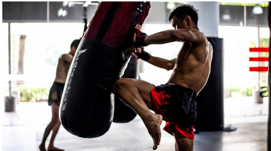 Những chú ý khi rèn luyện đòn gối Muay Thái Những chú ý khi rèn luyện đòn gối Muay Thái