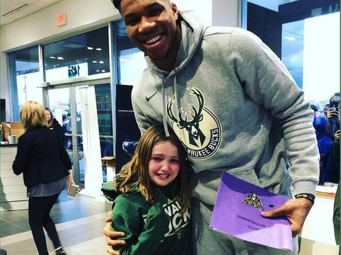 Bộ mặt thật gây kinh ngạc của "quái vật" Giannis Antetokounmpo