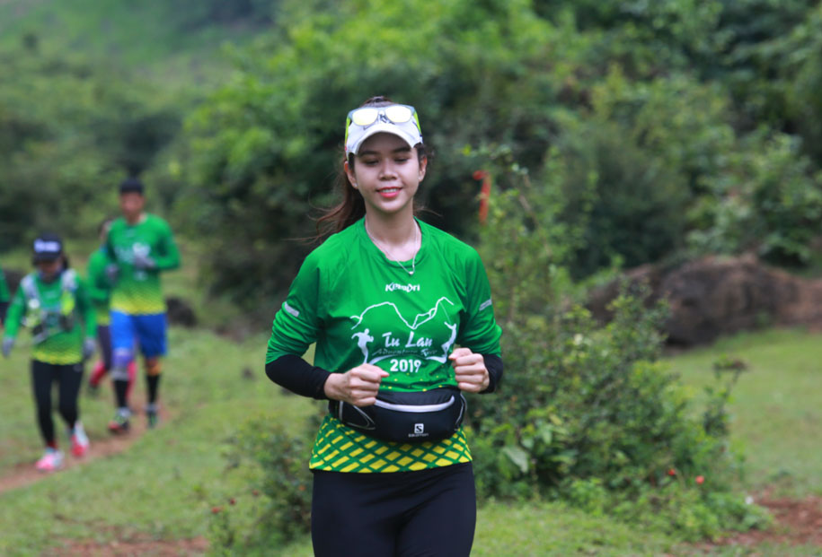 Màu xanh ngút mắt trên đường chạy Tú Làn Adventure Race 2019