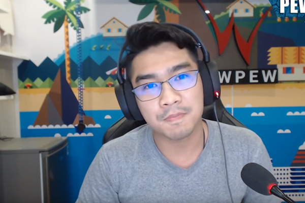 Pewpew chính thức từ bỏ công việc 'bán mặt' trên mạng, quay về với một công việc bình thường hơn