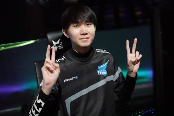 Proud chính thức chia tay Afreeca Freecs sau một mùa giải LCK tệ hại