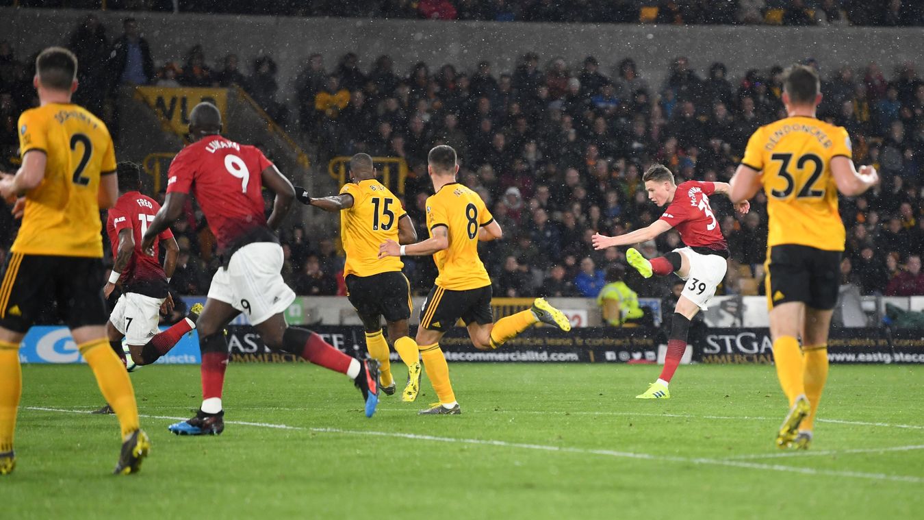 Cầu thủ MU duy nhất được HLV Solskjaer khen ngợi sau thất bại trước Wolves là ai?
