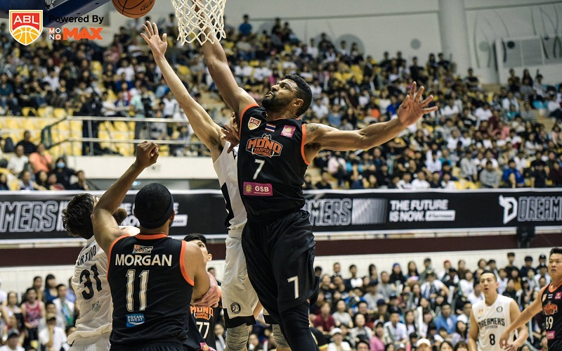 Singletary rực sáng giúp Mono Vampire chính thức loại Formosa Dreamers khỏi Playoffs