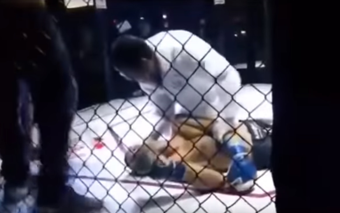 Võ sĩ MMA 22 tuổi qua đời sau khi bị knock out trên sàn