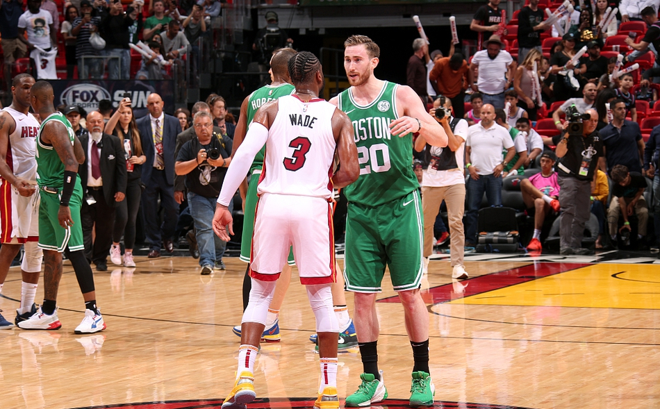 Trai đẹp Gordon Hayward có màn trình diễn đẳng cấp còn mượt hơn cả mái tóc của anh Trai đẹp Gordon Hayward có màn trình diễn đẳng cấp còn mượt hơn cả mái tóc của anh