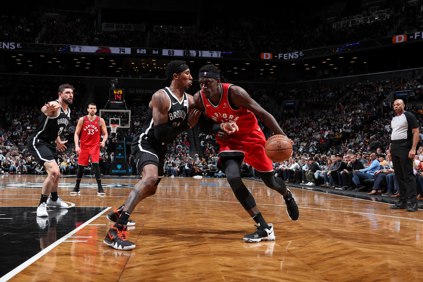 Thiếu chốt chặn, Brooklyn Nets bó tay trước Toronto Raptors trong cuộc chiến không cân sức.