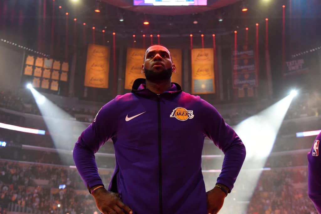 Vì tạo nghiệp nhiều quá nên không có ngôi sao NBA nào chịu đóng phim cùng LeBron James? Vì tạo nghiệp nhiều quá nên không có ngôi sao NBA nào chịu đóng phim cùng LeBron James?