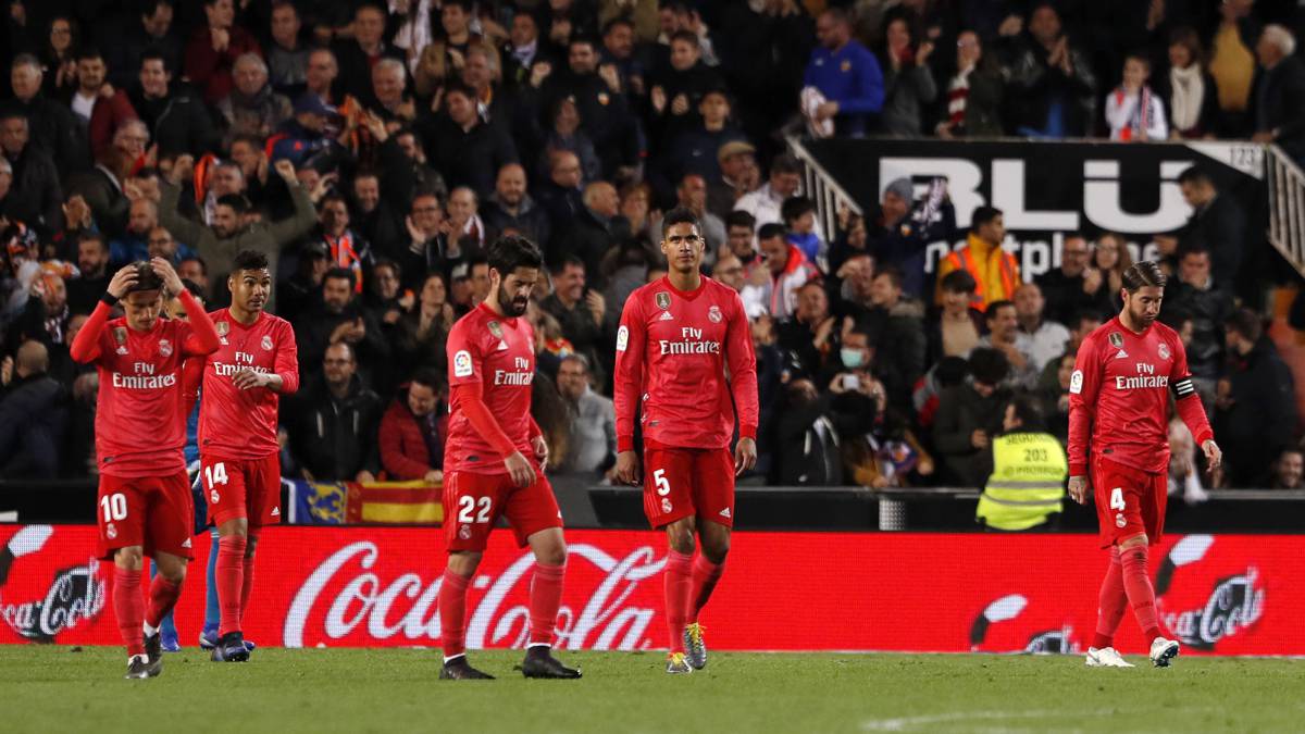 Zidane đã trở lại nhưng Real Madrid tái lập kỷ lục thua khó tin sau 25 năm