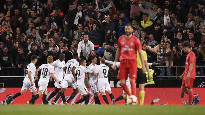 Zidane đã trở lại nhưng Real Madrid tái lập kỷ lục thua khó tin sau 25 năm