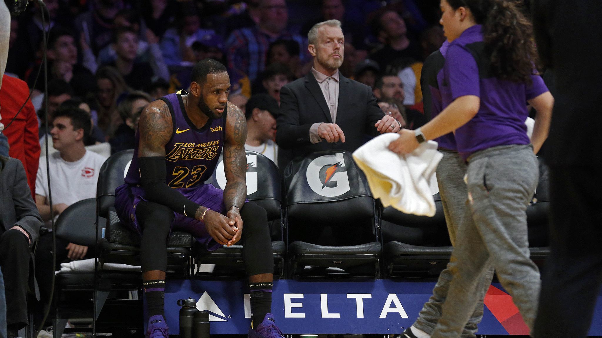 Vì "tạo nghiệp" nhiều quá nên không có ngôi sao NBA nào chịu đóng phim cùng LeBron James?