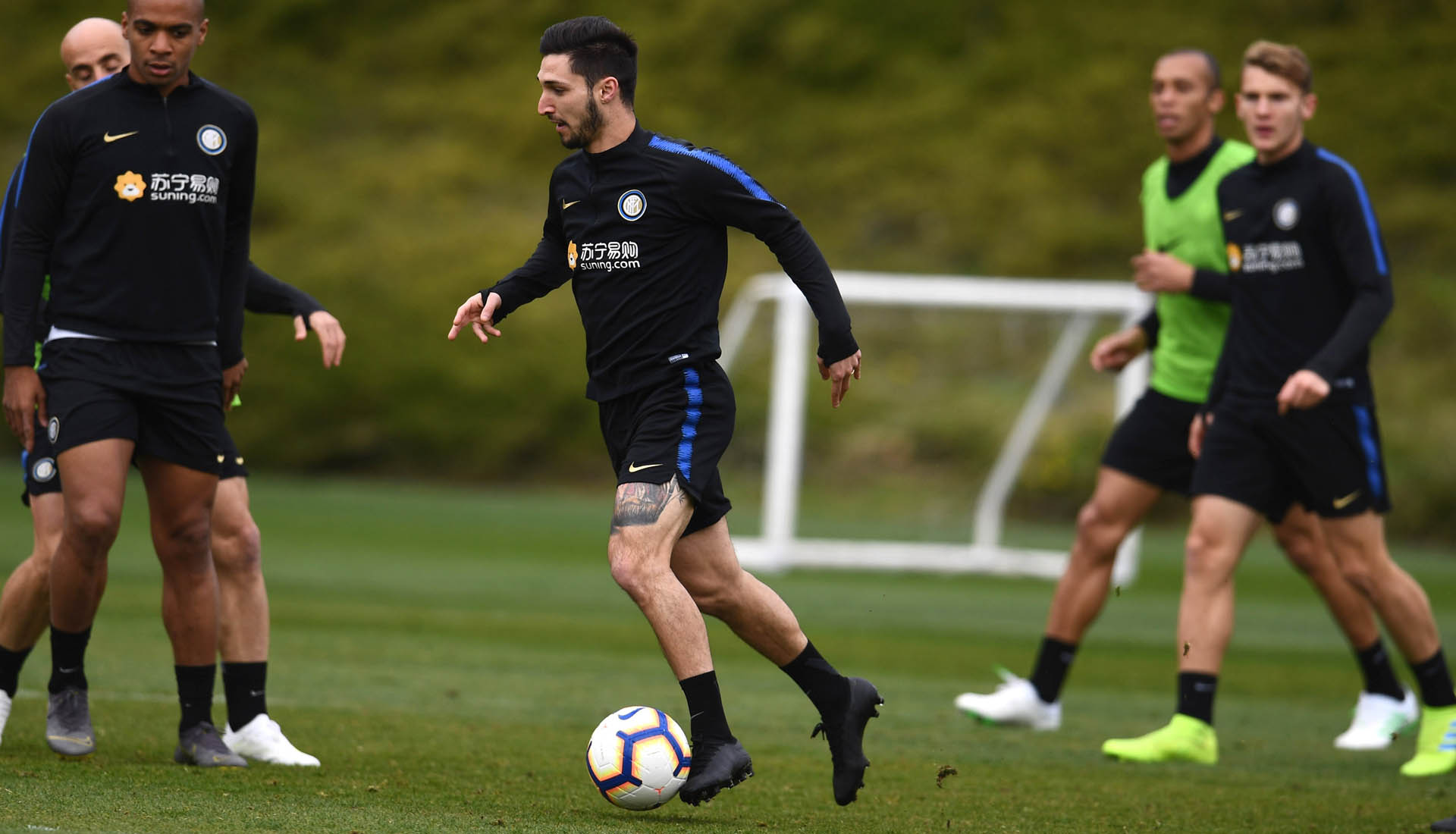 Các cầu thủ Inter Milan tập luyện với giày Nike Mercurial thế hệ mới
