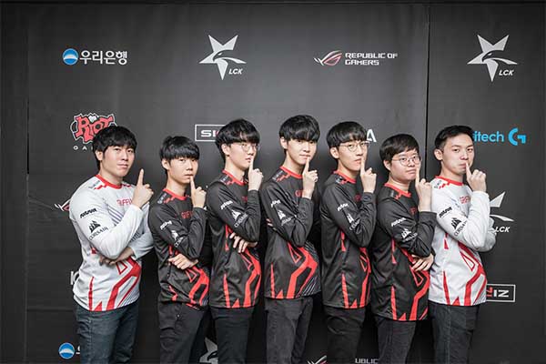 HLV cvMax Griffin nhận xét gì về đội quân của mình trước thềm playoffs LCK diễn ra