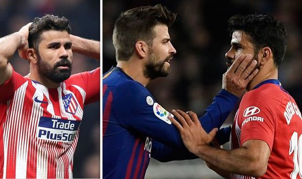 Hé lộ điều Pique đã rỉ tai Diego Costa sau khi phải nhận thẻ đỏ rời sân