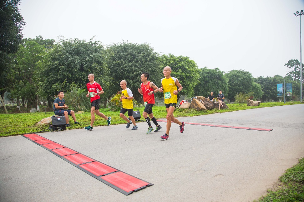 Marathoner U70 tuổi chạy nhanh nhất VN sẽ làm pacer Ecopark Marathon
