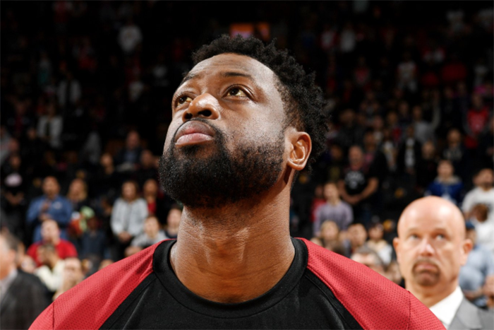 Toronto Raptors không "xả kèo", Dwyane Wade đối diện nguy cơ nghỉ Playoffs sau hiệp phụ căng thẳng