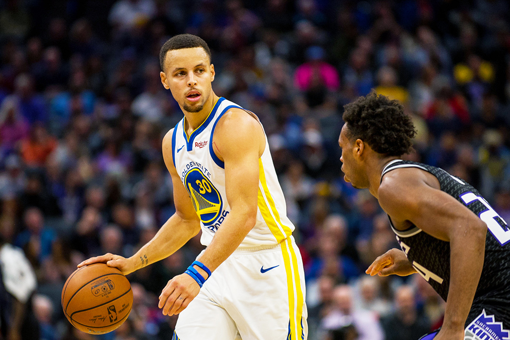 Stephen Curry ném 3 thì kinh đấy, nhưng dằn bóng thì chẳng ai đánh giá cao: Chuyện lạ có thật ở NBA