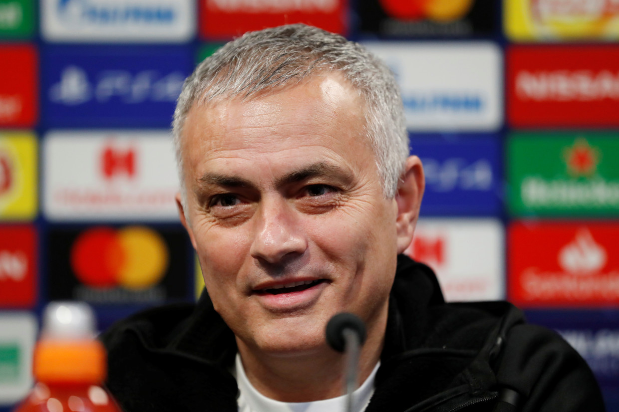 HLV Mourinho dự đoán thế nào về kết quả trận MU vs Barca?