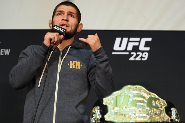 Khabib: "Khi Tổng thống Putin gọi, chúng tôi đang bị cảnh sát bao vây"